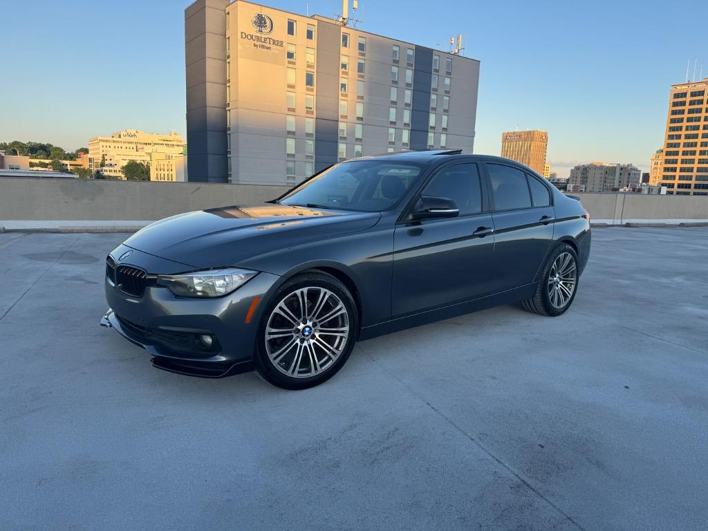 2016 BMW 3 Series 320i Sedan's photo